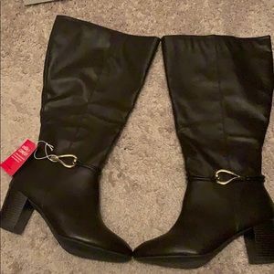 Boots size 11W with extended calf!